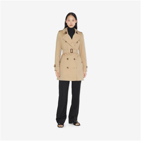 Short Kensington Heritage Trench Coat in Honey